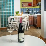 瑞德克尔卡公寓酒店 *