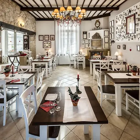 Red Kurka Apartman *